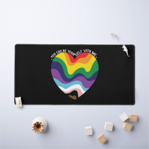 私と一緒にいればありのままの自分でいられる LGBT トランスジェンダー ゲイ デスクマット