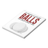 私と同じようにボールをゴルフに持って行く ノートパッド (回転)