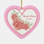 私と結婚してくれる？バレンタインのヴィンテージ赤いバラ セラミックオーナメント (裏面)