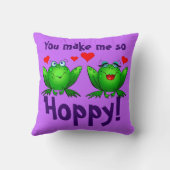 私にそうホップの豊富な漫画のカエルを赤いハートします クッション (裏面)