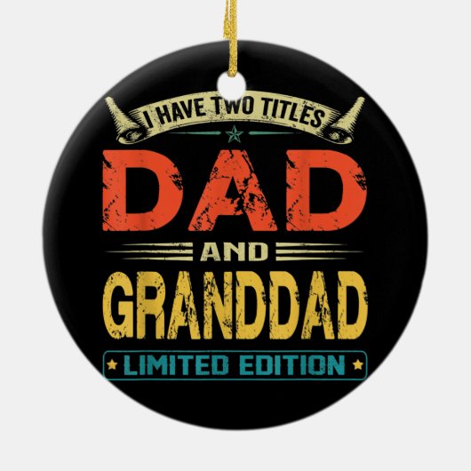 私にはパパと祖父の二つのタイトルがあおもしろいる セラミックオーナメント (裏面)