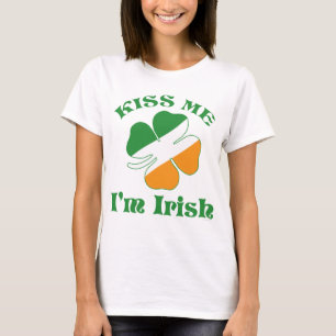私によってがアイルランドのワイシャツである私に接吻して下さい Tシャツ