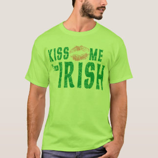 私によってがアイルランド語である私に接吻して下さい Tシャツ