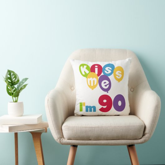 私によってが90個の誕生日のTシャツおよびギフトである私に接吻して下さい クッション (椅子)