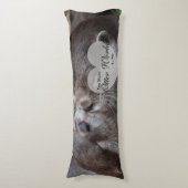 私にカワウソの世界をカワウソ愛接吻意味します ボディピロー (正面縦)