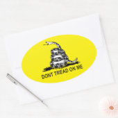 私にガッズデン旗製品を踏み出さない 楕円形シール (封筒)