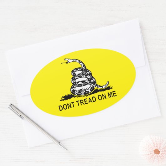 私にガッズデン旗製品を踏み出さない 楕円形シール (封筒)