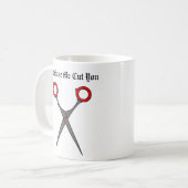 私に切らせます(赤い毛の切断のはさみ) コーヒーマグカップ (正面左)