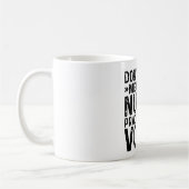 私に自分の開業医の声を使わせないナース コーヒーマグカップ (左)