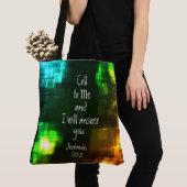 私に電話する聖書の聖句エレミヤに答える33:3 トートバッグ (クローズアップ)