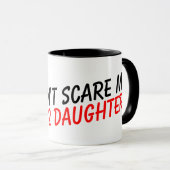 私に2人の娘のコーヒー・マグがある私をおびえさせません マグカップ (正面右)