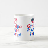 私のおじいちゃんはドナルド・トランプと立っている コーヒーマグカップ (中央)