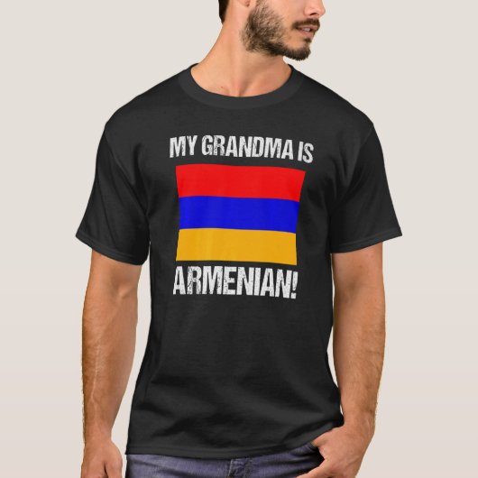 私のおばあちゃんはアルメニアプライドアルメニア国旗 Tシャツ (正面)