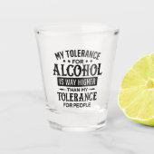 私のおもしろいアルコールと人への寛容 ショットグラス (正面)