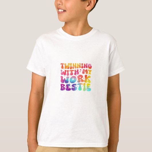 私のおもしろい仕事に絡む友人たち Tシャツ (正面)