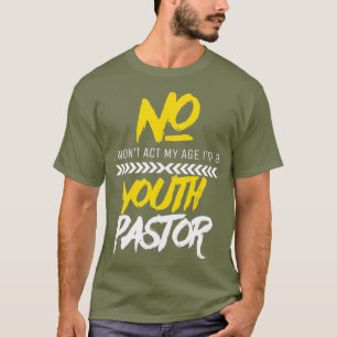私のおもしろい年は若い牧師ではない Tシャツ