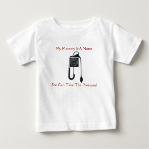 私のお母さんはナースの乳児のワイシャツです ベビーTシャツ