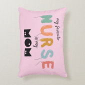 私のお気に入りのナースは私の母バルーンタイポグラフィ アクセントクッション (正面(垂直))