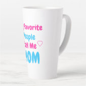 私のお気に入りの人々は母と呼ぶ カフェラテマグ (右アングル)