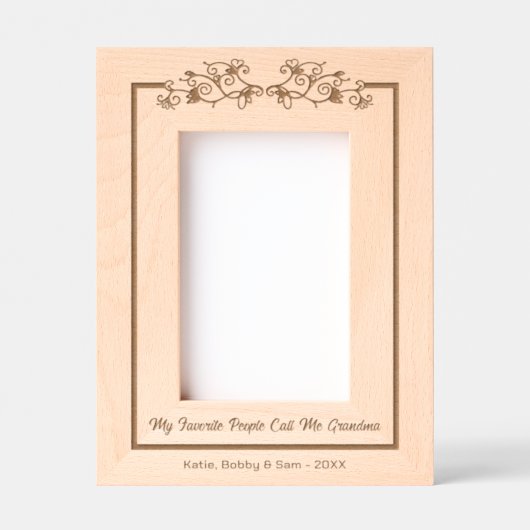 私のお気に入りの人々は私をおばあちゃんフローラ4x6Pと呼ぶ レーザー彫刻フレーム (正面)