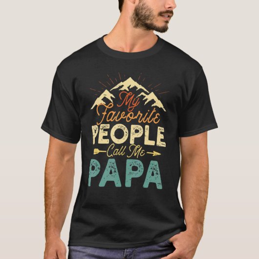 私のお気に入りの人々は私をパメンズレトロDecor Daと呼ぶ Tシャツ (正面)