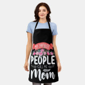 私のお気に入りの人々は私を母の母の日の家族と呼ぶ エプロン (着用した状態)
