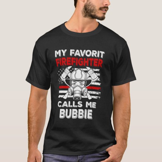 私のお気に入りの消防士は私をブビー 薄赤と呼ぶ Tシャツ (正面)