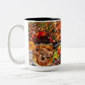 私のお気に入りの色は10月マグ ツートーンマグカップ (左)