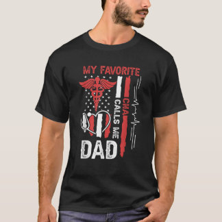 私のお気に入りのCNAは私を呼ぶパパパパUSAフラグ父 Tシャツ