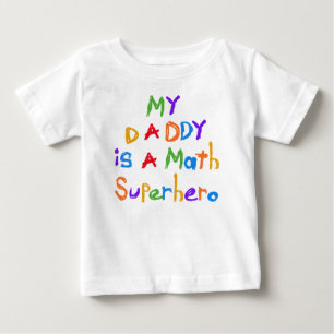 私のお父さんの数学のスーパーヒーローのTシャツおよびギフト ベビーTシャツ