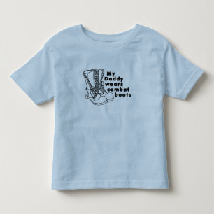私のお父さんは戦闘用ブーツを身に着けています トドラーTシャツ
