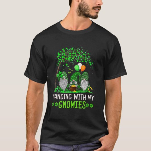 私のぶら下がったグノミーと緑の格子状格言St Patr Tシャツ (正面)