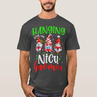 私のぶら下がったNICUのGnomiesで可愛いクリスマスはGnomを点灯 Tシャツ