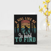 私のような女の子は懸命の大きなおもしろい引用文を見つける カード (黄色い花)