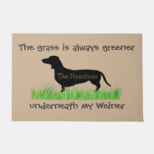 私のウィーナーの下の草は緑 ドアマット (正面)