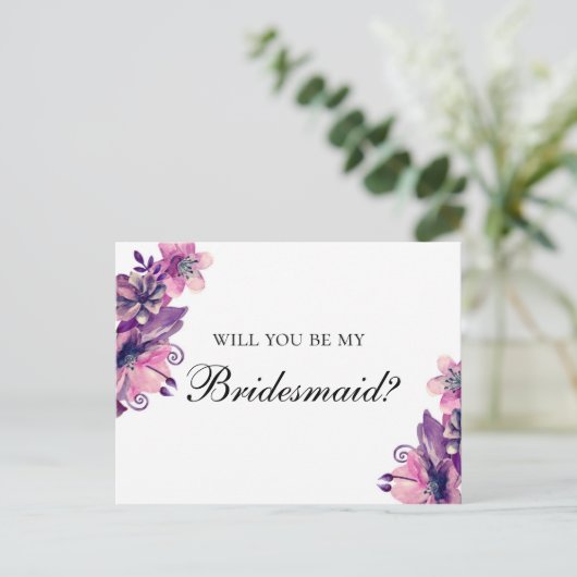 私のウェディングパーティにいてくれませんか。紫とピンクのウェディング インビテーションポストカード (スタンド正面)