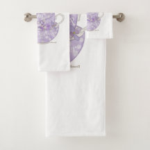 私のカップはタオルのセットに沿って走る