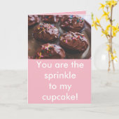 私のカップケーキのバースデー・カードへ振りかけです カード (黄色い花)