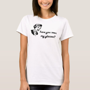 私のガラスはあります(女性)見られる Tシャツ