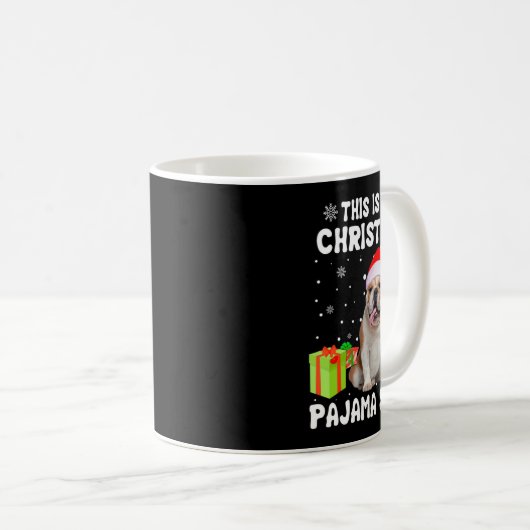 私のクリスマス英語ブルドッグパジャマパピーL コーヒーマグカップ (正面右)