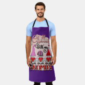 私のグノーミーキッチンエプロンと紫のチリン エプロン (着用した状態)