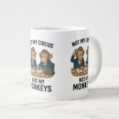 私のサーカスではなく、私のサル – 漫画のおもしろい僧侶 ジャンボコーヒーマグカップ (正面右)