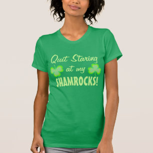 私のシャムロックで凝視をやめて下さい Tシャツ