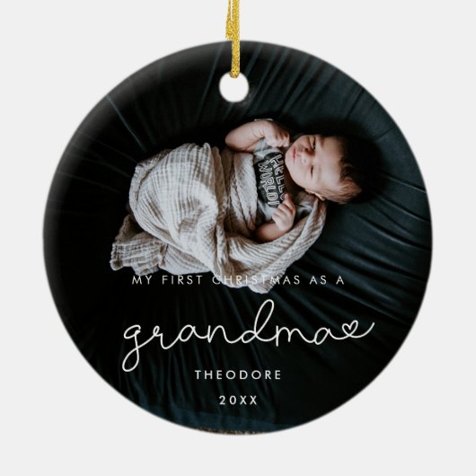 私のシンプル初めてのクリスマスおばあちゃんの写真 セラミックオーナメント (裏面)