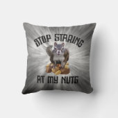 私のストップナッツを見てる – リスおもしろいレル愛好家Thr クッション (裏面)