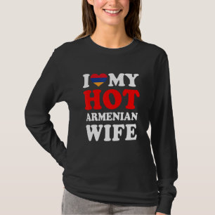 私のセクシーなアルメニア人妻が大好き おもしろい夫へのギフト Tシャツ