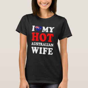 私のセクシーなオーストラリア人妻が大好き ファニーハズバンドギフト Tシャツ