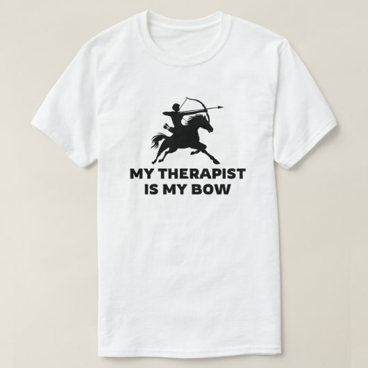 私のセラピストは私の弓だ | アーチェリーことわざ Tシャツ (デザイン正面)