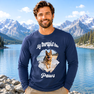 私のセラピストは肉球を持っています 犬の写真 ネイビーブルー トライブレンドTシャツ