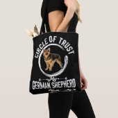 私のドイツの羊飼いの信頼の7サークル トートバッグ (クローズアップ)